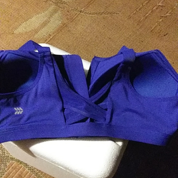 💙All in Motion yoga top💙 - Picture 4 of 7